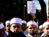 بالفيديو والصور.. .. وقفة للأئمة العاملين بالمكافأة أمام مسجد الفتح للمطالبة بالتثبيت