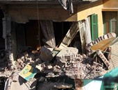 انهيار منزل قديم بسبب تنقيب عمال عن الآثار فى أبو قرقاص بالمنيا 
