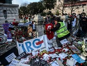 بالصور.. شموع وورود وأعلام أمام نصب تذكارى للألمان ضحايا تفجيرات اسطنبول