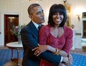 أوباما ينشر صورته محتضناً زوجته على "تويتر" احتفالاً بالعام الجديد