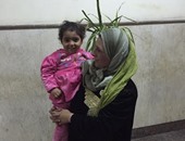 مباحث القاهرة تعيد طفلة لأسرتها بعد تخلى خاطفها عنها بموقف العاشر