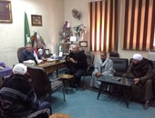 رئيس مدينة الزقازيق يعقد جلسة صلح بين عائلتين