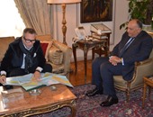 وزير الخارجية يستقبل المغامر المصرى شريف لطفى لدعم أنشطته الرياضية بالخارج