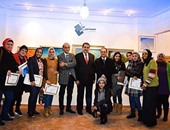 بالصور.. قنصل فلسطين بالإسكندرية يفتتح معرض صالون الشباب