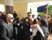 بالصور.. محافظ البحيرة ومدير الأمن يكرمان أسر شهداء الشرطة