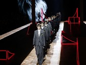 "ديور" تطرح مجموعة أزياء رجالية تجمع المتناقضات فى أسبوع الموضة بباريس