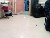 بالصور.. انتشار القمامة والــ "سرنجات" بطرقات مستشفى حورس بنجع حمادى