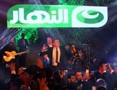 بالصور.. عمرو دياب يشعل حفل النهار بأغنية "الليلادى" 