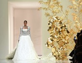 فستان الزفاف المنفوش يعود للسيطرة على الموضة فى عرض Guo Pei