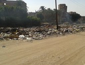 بالصور..القمامة تحاصر قرى الخانكة.. وأهالى أبوزعبل: حياتنا مهددة