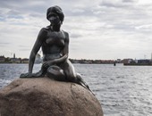 الفيس بوك يحذف صورة لتمثال عروس البحر التاريخى بكوبنهاجن بسبب "العرى"