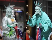 "سبايدر مان" وتمثال الحرية ونمنم متسولين فى نيويورك.. "الشحاتة فن"