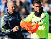 زيدان متفائل بتمديد عقد رونالدو مع ريال مدريد