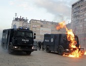 كوسوفو تعتقل 34 متظاهرا يطالبون باستقالة الحكومة