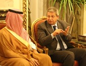وزير الشباب يبحث التعاون الثنائى مع رئيس اتحاد اللجان الأولمبية العربية