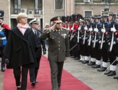 بالصور.. وزير الدفاع يعود إلى أرض الوطن بعد مباحثات رسمية بإيطاليا
