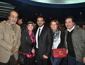 بالصور.. محمود ياسين وشهيرة يشاركان نجليهما الاحتفال بفيلم "زجزاج"