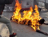 وفاة بائع شاب احرق نفسه احتجاجا على الشرطة فى الجابون 	