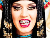 تمثال من الشمع لكاتى بيرى مطربة كليب Dark Horse المثير للجدل ببرلين