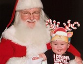 كيلى كلاركسون تنشر أول صورة لابنتها ريفر روز مع "بابا نويل"