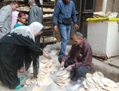 ضبط سائق توك توك بحوزته 2000 رغيف خبز مدعم فى المنيا