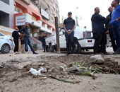 رجال الحماية المدنية يبطلون مفعول قنبلة عثر عليها فى شارع الهرم