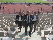 وزير الرياضة يصل استاد القاهرة لمتابعة أزمة اقتحام الألتراس
