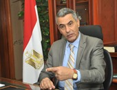 وزير النقل يصرف مكافأة للعاملين بشركة النيل لإنشاء الطرق
