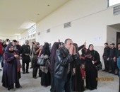 بالصور.. ضحايا مستريح بورسعيد يهتفون داخل المحكمة للمطالبة بأموالهم