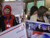 مواطنون يحيون "ذكرى أربعين" ضحايا الطائرة الروسية أمام سفارة موسكو