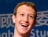 مارك زوكربيرج يحتفل بمرور 10 سنوات لصديقه "Boz" ضمن فريق تأسيس "فيس بوك"