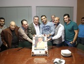 رامى صبرى يفاجئ محسن جابر بـ"تورتة" فى عيد ميلاده