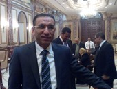 نائب كفر صقر بالشرقية يناقش أزمة المرور و"التكاتك"
