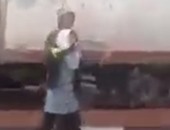 بالفيديو.. جنود الاحتلال الإسرائيلى يلفقون سلاحا أبيض لفتاة فلسطينية لتوريطها