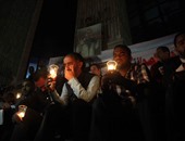 وقفة بالشموع على سلالم نقابة الصحفيين لإحياء ذكرى استشهاد الحسينى أبو ضيف