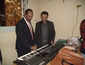 نائب رئيس جامعة أسوان يتابع التدريبات العملية لطلاب التربية الموسيقية