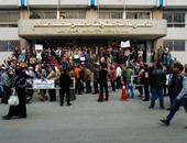 بالصور.. استمرار تظاهر المئات من عمال "حسن علام" للمطالبة بالتعيين