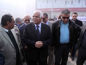 محافظ القاهرة يشدد على إعادة الشوارع إلى أصلها فور انتهاء توصيل الغاز الطبيعى