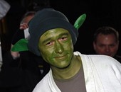 بالصور.. جوزيف جوردون ليفيت يتحول لـ"Yoda" فى هوليوود ويثير الجدل
