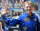 رائد الفضاء البريطانى "تيم بيك" يشكر ملكة إنجلترا على دعمها له