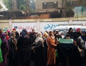 وقفة لأولياء أمور طالبات الأزهر بشبين القناطر احتجاجا على نقل بناتهن