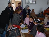 بالصور.. محافظ الإسكندرية تزور مدرسة الرحمانية الابتدائية بعد شكاوى الأهالى
