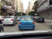 "صحافة المواطن".. سيارات بدون أرقام تتجول فى شوارع الإسكندرية بحرية كاملة