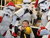 عشاق فيلم "حرب النجوم" يرتدون أزياء قوات الفضاء فى تايوان