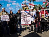 متظاهرو القائد إبراهيم يؤدون التحية لمارد سيناء الشهيد محمد أيمن