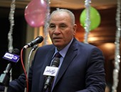 وزير العدل يكرم 35 موظفا بمحكمة شمال القاهرة لترميمهم قاعة محترقة