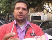 بالفيديو..مواطن لوزير الداخلية:” ضابط شرطة بقسم العبور ضربنى بالقلم “