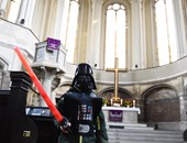 بالصور.. كنيسة ألمانية تحتفل بفيلم "Star Wars: The Force Awakens"