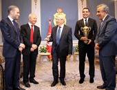 بالفيديو.. رئيس تونس يكرم فريق النجم الساحلى بعد التتويج بالكونفدرالية
