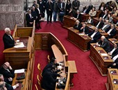 البرلمان اليونانى يصادق على بيع قسم من مرفأ بيريوس الى مجموعة الشحن الصينية